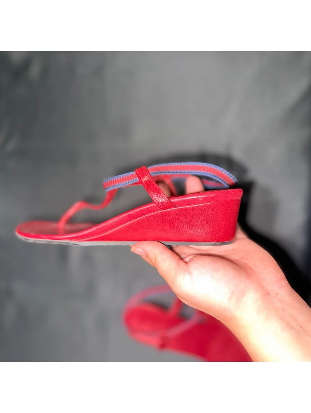 Gucci Red Leather T-Strap Sandals with Blue Trim